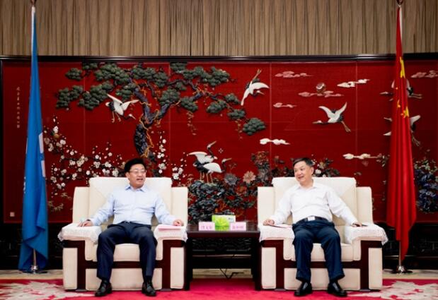 溫樞剛會(huì)見云南能投集團(tuán)黨委書記、董事長(zhǎng)段文泉
