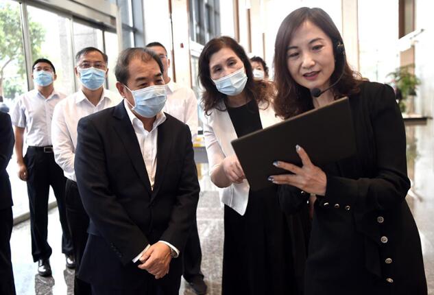 南方電網(wǎng)公司董事長、黨組書記孟振平調(diào)研鼎和保險(xiǎn)公司