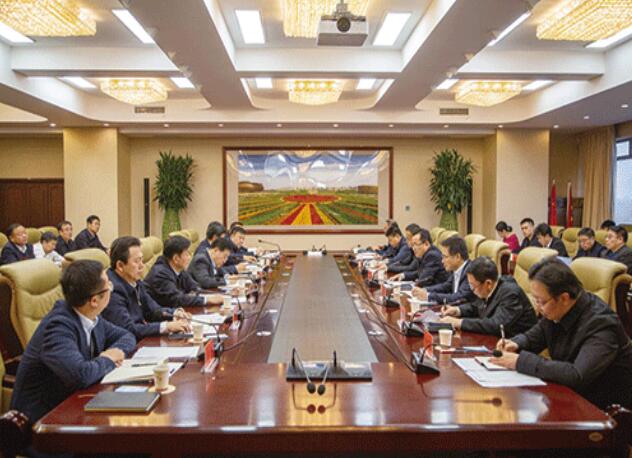 內(nèi)蒙古電力（集團）公司董事長、黨委書記賈振國帶隊赴鄂爾多斯地區(qū)調(diào)研