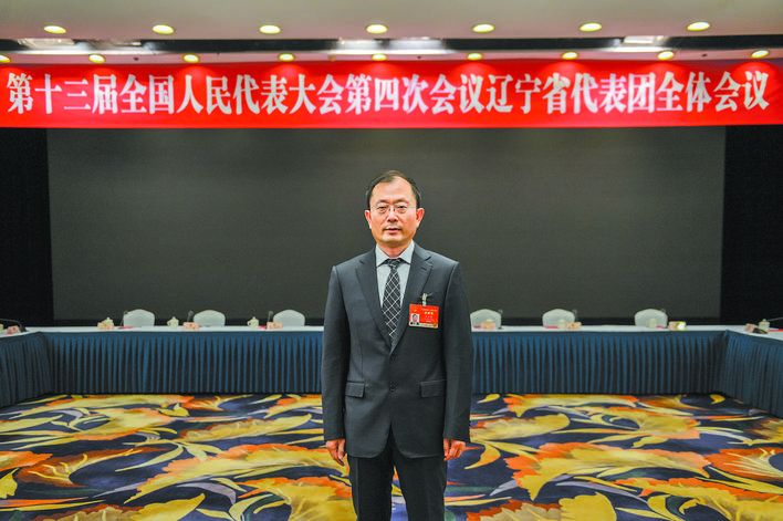 國人大代表 國網(wǎng)遼寧省電力有限公司董事長、黨委書記石玉東：加強能源互濟 促進能源互聯(lián)網(wǎng)發(fā)展