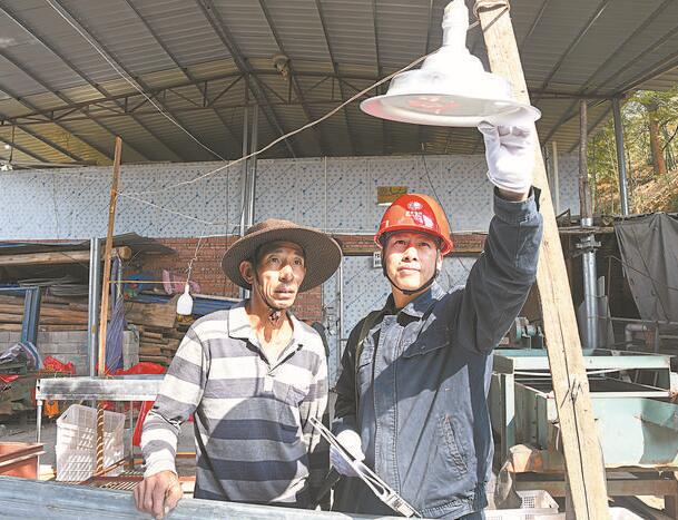 李德青：村民用電滿意，我心里才踏實(shí)