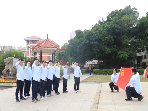 國家能源集團(tuán)福建晉江熱電公司團(tuán)委組織開展“學(xué)黨史、祭英烈、當(dāng)先鋒”主題團(tuán)日活動