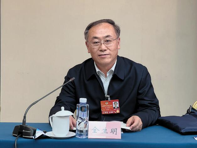 【兩會】國網(wǎng)電動(dòng)汽車服務(wù)有限公司董事長、黨委書記全生明：加快構(gòu)建交通能源融合發(fā)展體系 促進(jìn)車與電網(wǎng)協(xié)同互動(dòng)