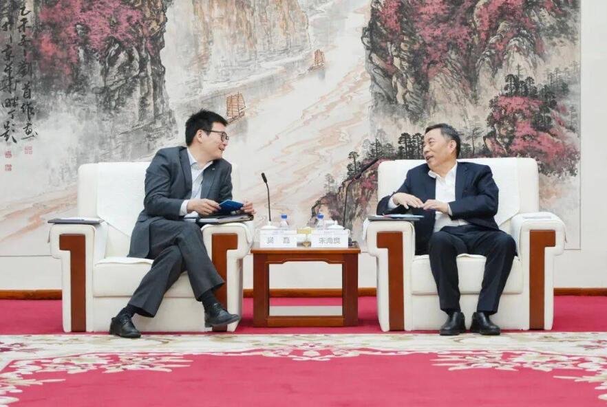 中國能建黨委書記、董事長宋海良與上海電氣集團(tuán)黨委書記、董事長吳磊會談