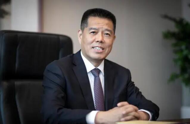 加快推動傳統(tǒng)煤炭企業(yè)向新能源企業(yè)轉(zhuǎn)型發(fā)展——訪全國人大代表，山東能源集團黨委書記、董事長 李偉