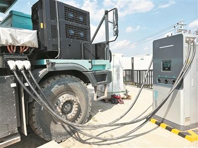 “1分鐘30度”，新能源重卡充電提速