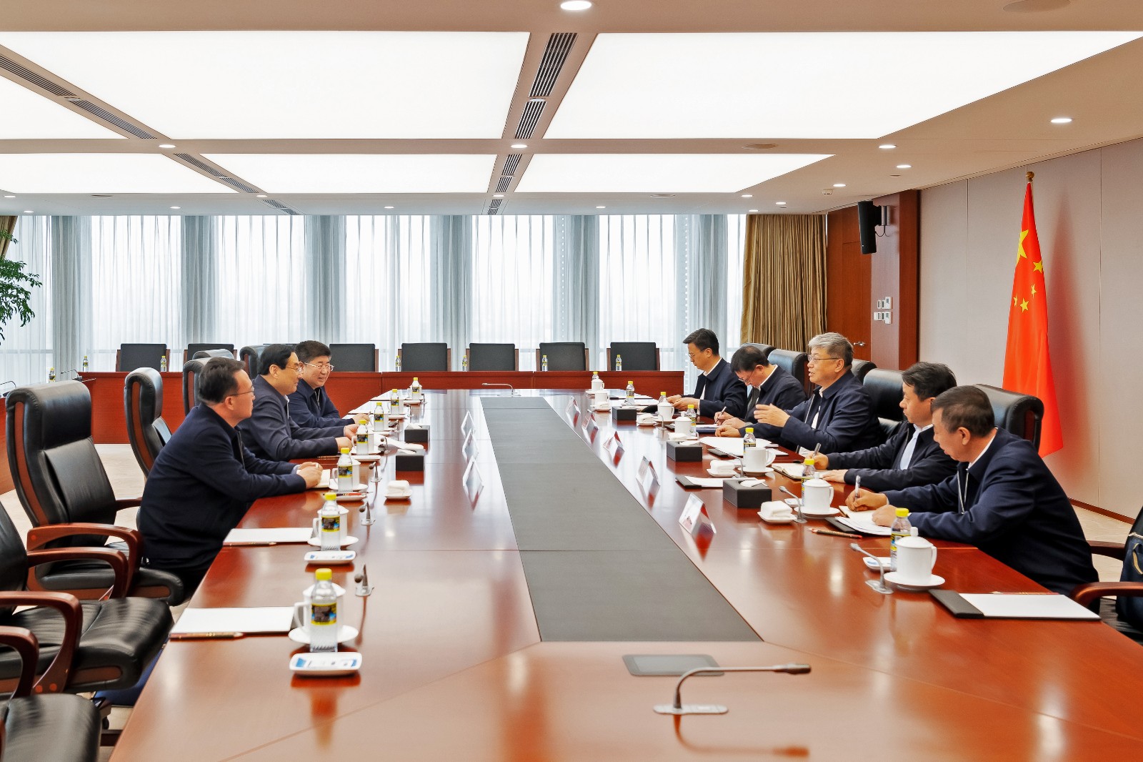 國家能源集團(tuán)黨組書記、董事長劉國躍會(huì)見陜西省政協(xié)副主席、榆林市委書記張曉光