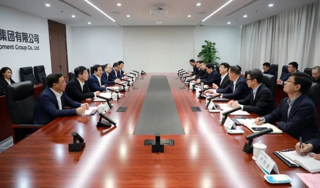 中國電氣裝備黨委書記、董事長白忠泉會見甘肅電氣集團董事長劉萬祥、天水市副市長胡志勇
