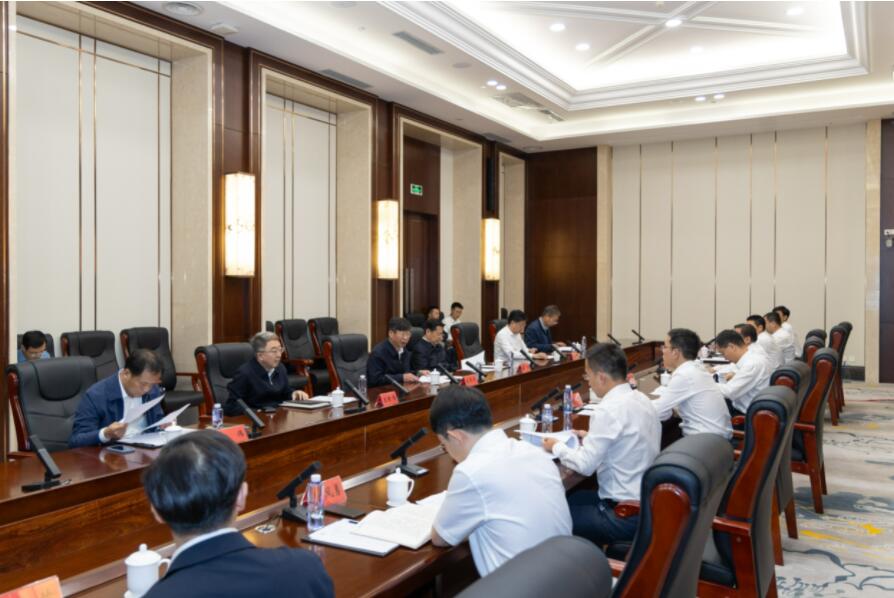 劉偉平、韓君調(diào)研三峽集團(tuán)內(nèi)蒙古區(qū)域工作