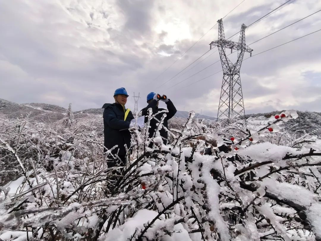 南方電網(wǎng)科技抗冰 讓冰雪“看得見、除得掉、防得住”