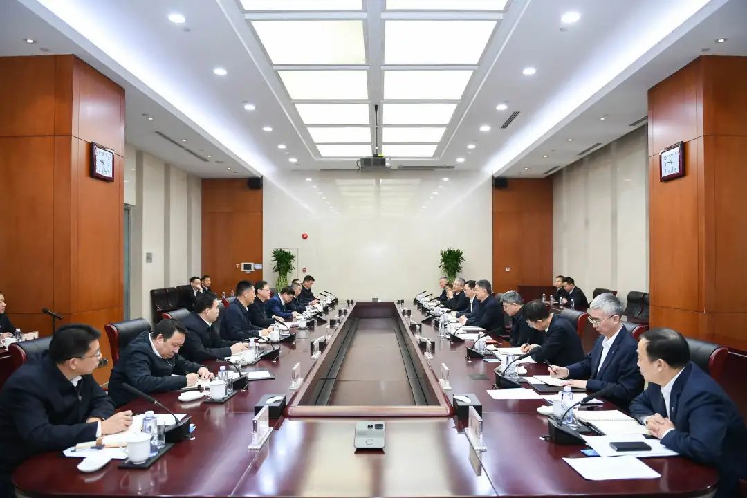 華能集團董事長、黨組書記溫樞剛會見中國安能董事長陳奕輝、總經(jīng)理周慶豐